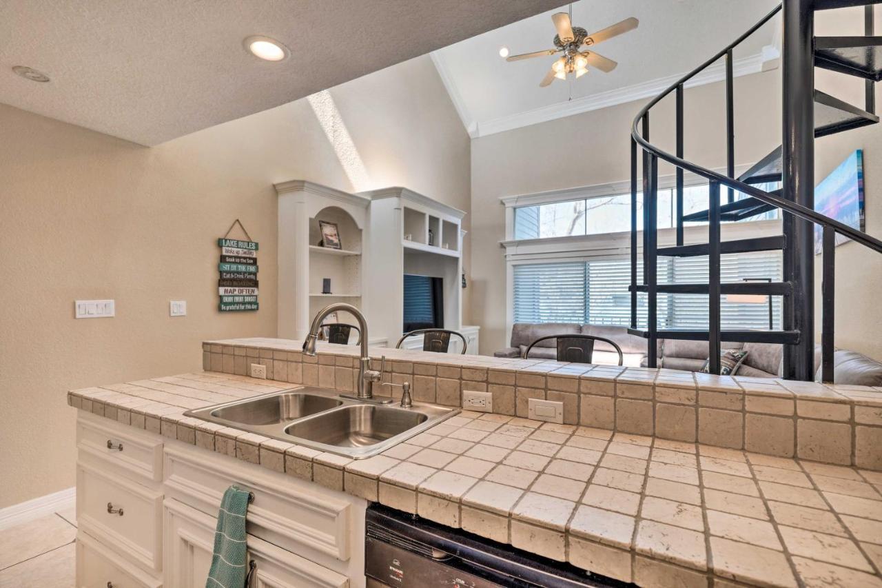 Idyllic Montgomery Condo With Pool And Lake View! Dış mekan fotoğraf