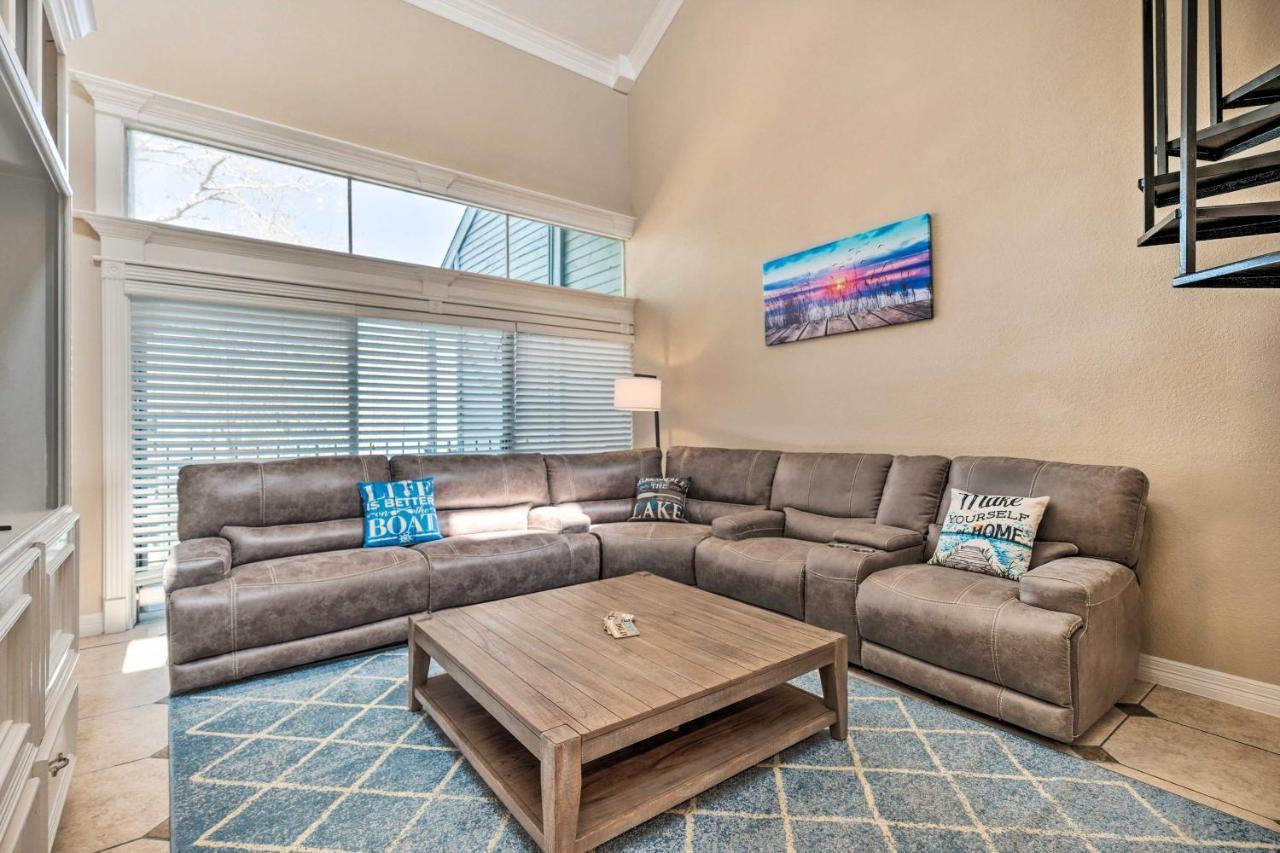 Idyllic Montgomery Condo With Pool And Lake View! Dış mekan fotoğraf