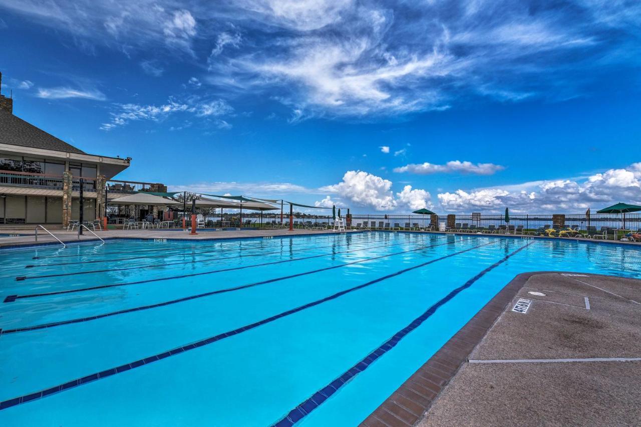 Idyllic Montgomery Condo With Pool And Lake View! Dış mekan fotoğraf